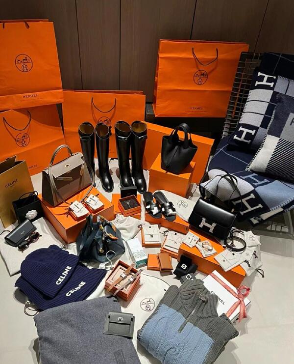成都新津区回收奢侈品鞋服.jpg